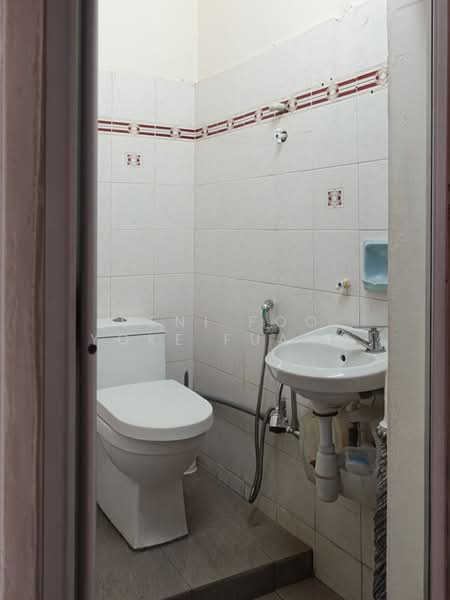 2-storey Terraced House for Sale in Taman Klang Utama (Kapar) - Veni Foo Yoke Fuang - Bathroom - PropertyGuru.com.my