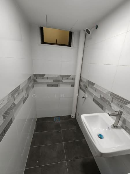 Rumah Flat untuk Dijual di Rumah Pangsa Sri Orkid (Ehsan Jaya) - Ong Lih Shyan - Bathroom - PropertyGuru.com.my