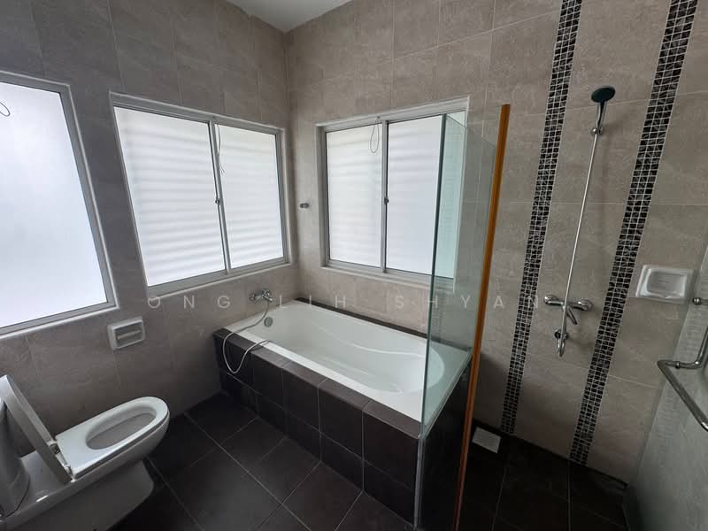 Rumah Berkembar untuk Dijual di Taman Ponderosa (Johor Bahru) - Ong Lih Shyan - Bathroom - PropertyGuru.com.my