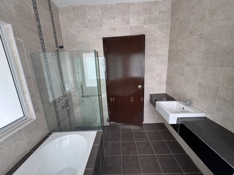 Rumah Berkembar untuk Dijual di Taman Ponderosa (Johor Bahru) - Ong Lih Shyan - Bathroom - PropertyGuru.com.my