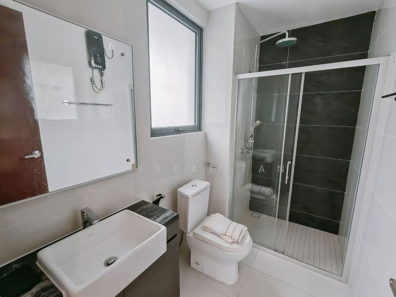 Kondominium untuk Dijual di Amberside @ Country Garden Danga Bay - Crystal Tan - Bathroom - PropertyGuru.com.my