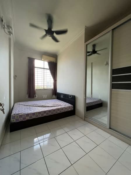 Pangsapuri untuk Disewa di Desa Permai Indah Apartment - Edward Lee - Bedroom - PropertyGuru.com.my