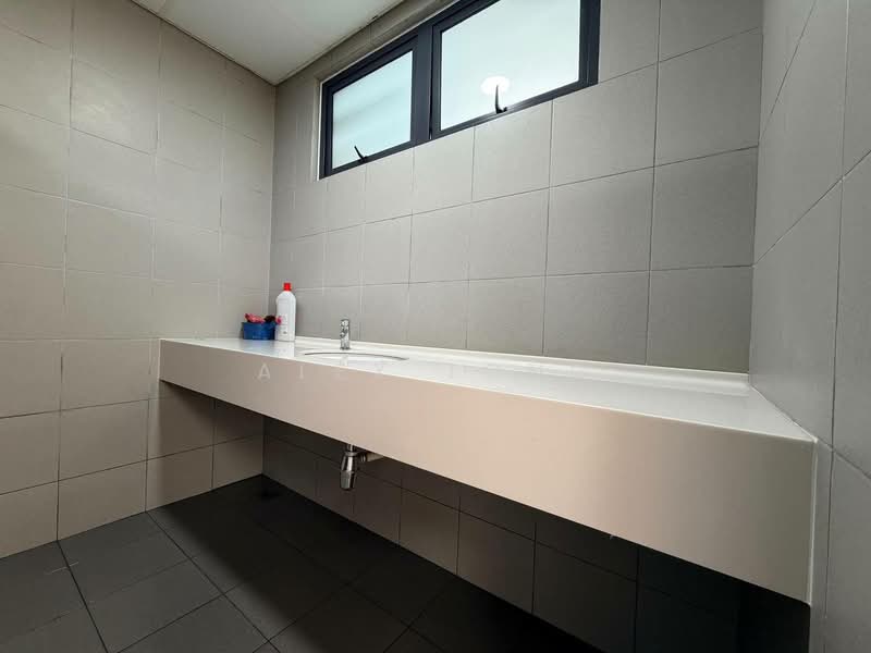 Office for Rent in Bukit Jelutong (Shah Alam) - Alex Tong - PropertyGuru.com.my
