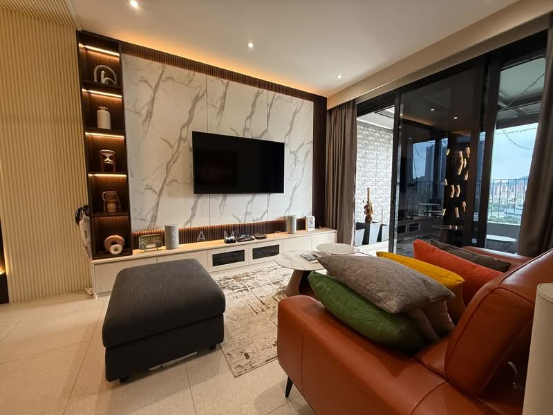 Servis Apartment untuk Dijual di Millerz Square Serviced Residence - Sam Chew - Living Room - PropertyGuru.com.my