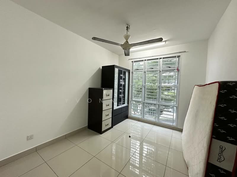 Service Residence for Sale at D'Ambience Residences (Pangsapuri Ikatan Flora) - Yvonne Lim - Bedroom - PropertyGuru.com.my