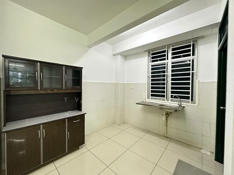 Service Residence for Sale at D'Ambience Residences (Pangsapuri Ikatan Flora) - Yvonne Lim - Kitchen - PropertyGuru.com.my