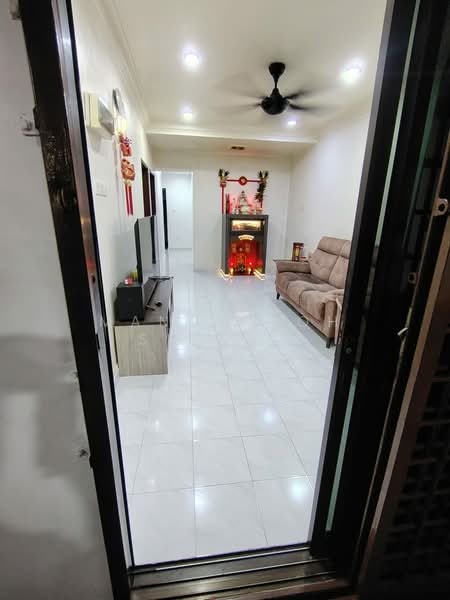 Rumah Teres 1 Tingkat untuk Dijual di Taman Universiti (Sri Gading) - Mandy Goh Siew Li - Living Room - PropertyGuru.com.my