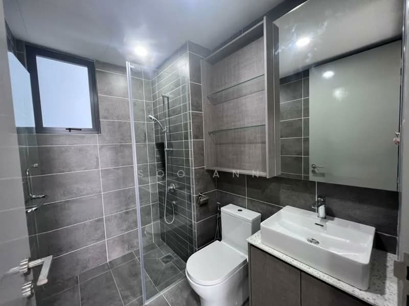 Servis Apartment untuk Dijual di Millerz Square Serviced Residence - Soo Ann - Bathroom - PropertyGuru.com.my