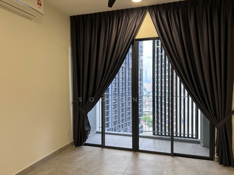 Servis Apartment untuk Dijual di Millerz Square Serviced Residence - Soo Ann - Balcony - PropertyGuru.com.my
