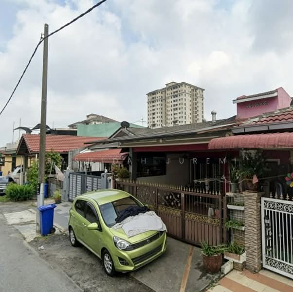 1-storey Terraced House for Sale in Seksyen 28, Taman Alam Megah (Shah Alam) - Rashidah Juremi - Exterior - PropertyGuru.com.my