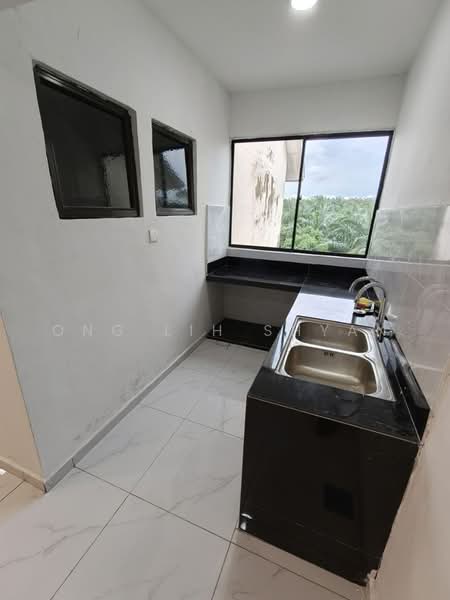Rumah Flat untuk Dijual di Taman Plentong Utama - Ong Lih Shyan - Kitchen - PropertyGuru.com.my