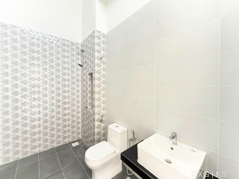 1-storey Terraced House for Sale in Puncak Alam (Selangor) - Kings Soe - Bathroom - PropertyGuru.com.my