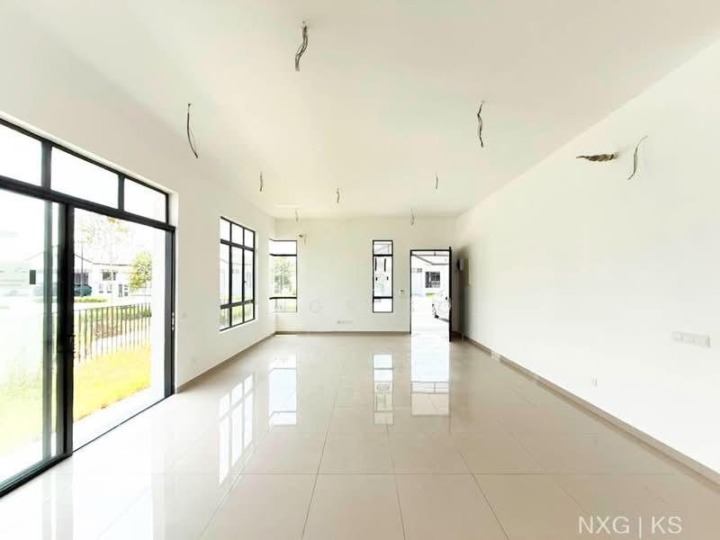 1-storey Terraced House for Sale in Puncak Alam (Selangor) - Kings Soe - Living Room - PropertyGuru.com.my