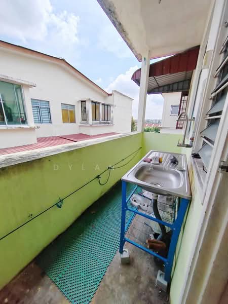 Pangsapuri untuk Dijual di Taman Ehsan Jaya - Dylan Tan - Balcony - PropertyGuru.com.my