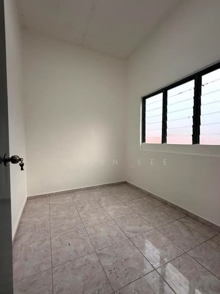 Rumah Flat untuk Dijual di Taman Pulai Utama - Calvin Lee - PropertyGuru.com.my