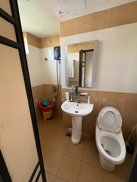 Kondominium untuk Dijual di Bukit Gembira Condominium - Lucas Chan - Bathroom - PropertyGuru.com.my