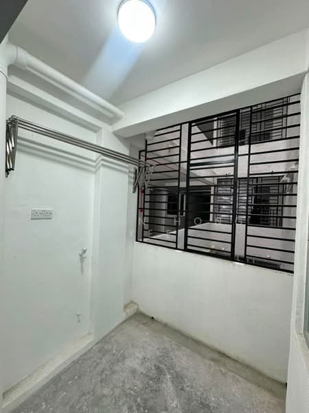 Pangsapuri untuk Disewa di Pangsapuri Pulai Mutiara 3 - Chuan Hong Kee - Balcony - PropertyGuru.com.my