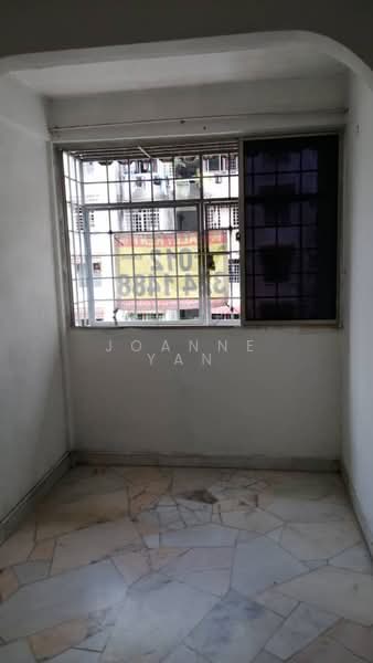 Flat for Rent at Desa Petaling Flat - Joanne Yan - Balcony - PropertyGuru.com.my