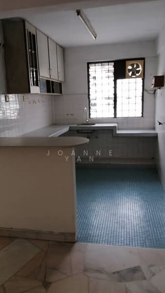 Flat for Rent at Desa Petaling Flat - Joanne Yan - Kitchen - PropertyGuru.com.my