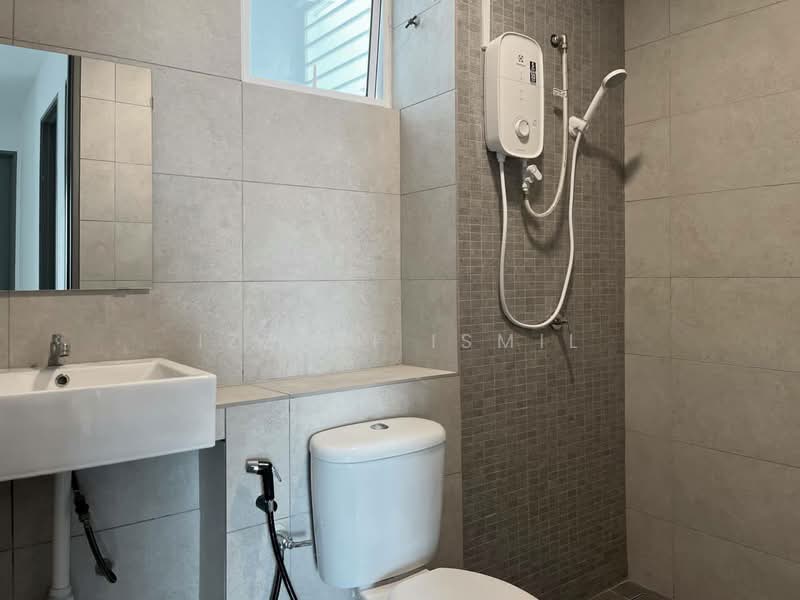 Servis Apartment untuk Disewa di Bangi Gateway - Izzati Ismil - Bathroom - PropertyGuru.com.my