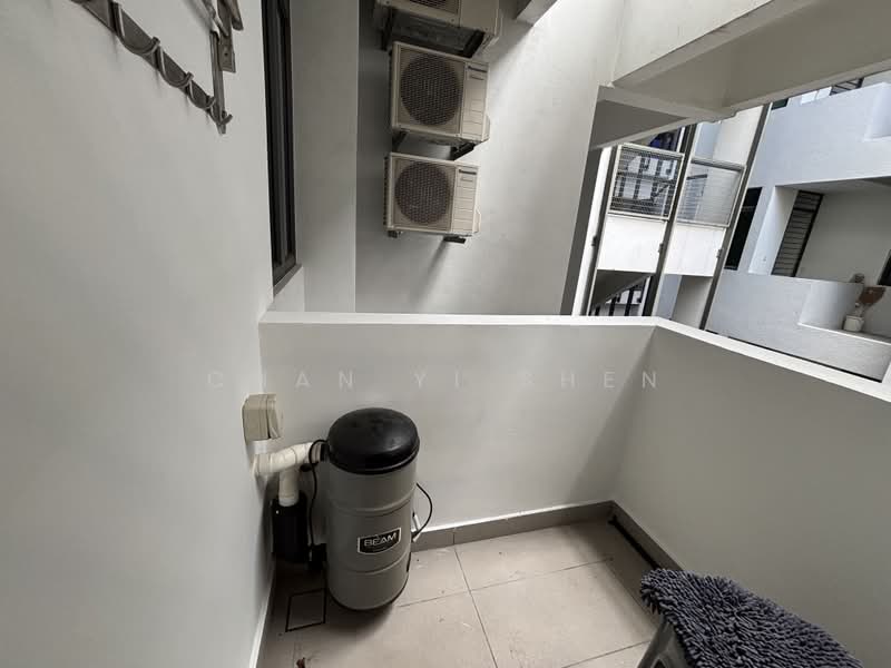 Kondominium untuk Dijual di The LIGHT COLLECTION II - Chan Yi Shen - Balcony - PropertyGuru.com.my
