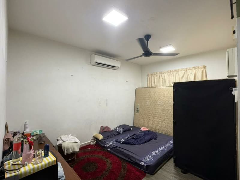Rumah Teres 2 Tingkat untuk Dijual di Taman Megah Ria (Masai) - Wallace Ang - Bedroom - PropertyGuru.com.my