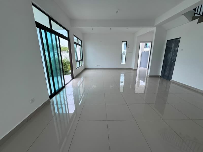 2-storey Terraced House for Sale in Austin (Johor Bahru) - Siew Hui - Living Room - PropertyGuru.com.my