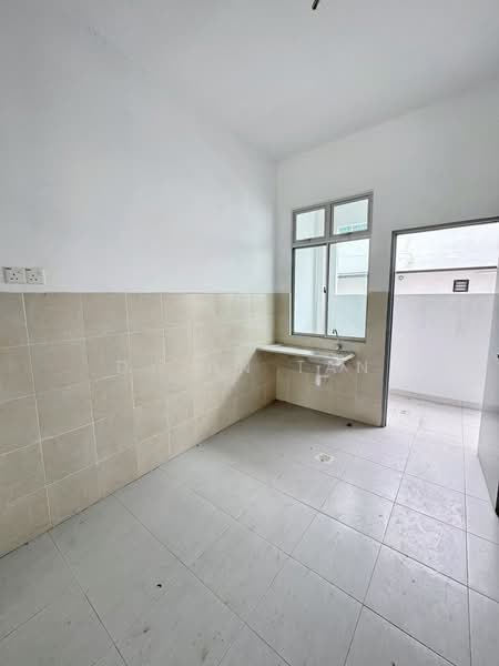 2-storey Terraced House for Rent in Johor Bahru (Johor) - Dylan Tan - Kitchen - PropertyGuru.com.my