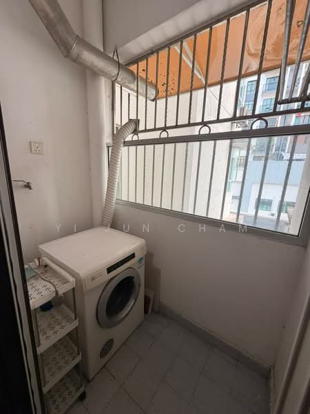 Pangsapuri untuk Dijual di 162 Residency - Yi Jun Cham - Balcony - PropertyGuru.com.my