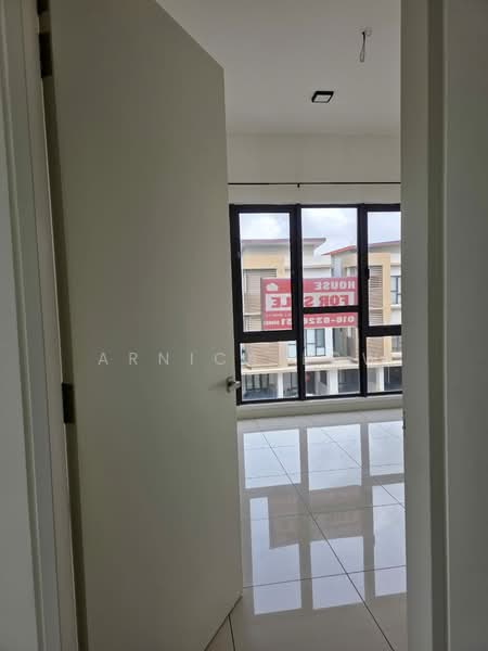 Rumah Bandar untuk Dijual di 16 Sierra (Puchong) - Arnica Low - PropertyGuru.com.my