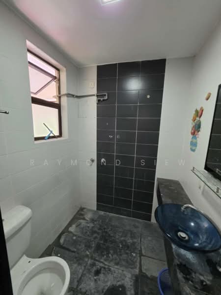 Kondominium untuk Disewa di Armanee - Raymond Siew - Bathroom - PropertyGuru.com.my