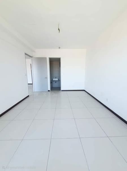 Kondominium untuk Dijual di Luminari - Sharon Wong - Master Bedroom, ensuite - PropertyGuru.com.my