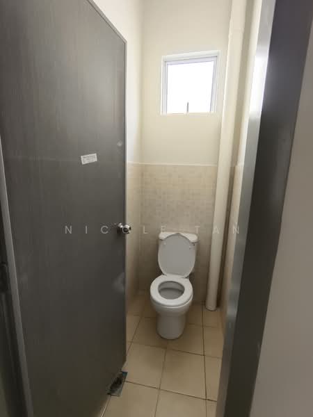 Shop for Rent in Labu (Negeri Sembilan) - Nicole Tan - Bathroom - PropertyGuru.com.my