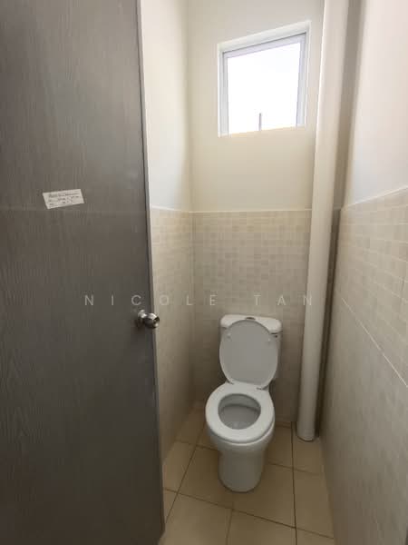 Shop for Rent in Labu (Negeri Sembilan) - Nicole Tan - Bathroom - PropertyGuru.com.my