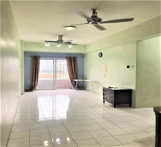 Pangsapuri untuk Dijual di Jalil Damai Apartments - Clarence Chong - Living Room - PropertyGuru.com.my