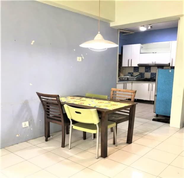Pangsapuri untuk Dijual di Jalil Damai Apartments - Clarence Chong - Dining Room - PropertyGuru.com.my