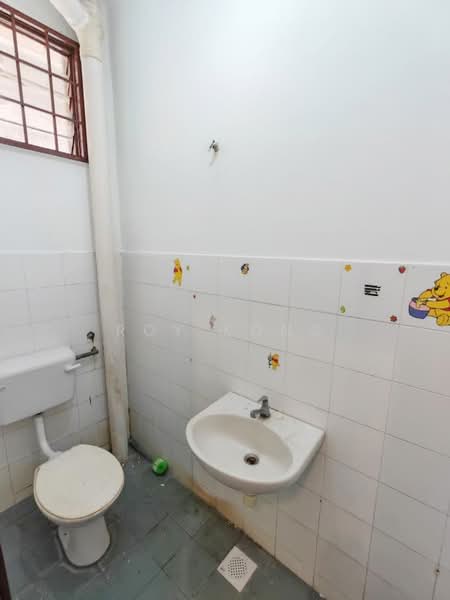 2-storey Terraced House for Sale in Saujana Puchong (Puchong) - Roy Kong - Bathroom - PropertyGuru.com.my