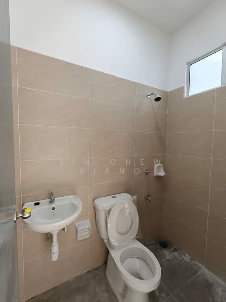 Rumah Teres 2 Tingkat untuk Disewa di Johor Bahru (Johor) - Sin Chew Siang - Bathroom - PropertyGuru.com.my