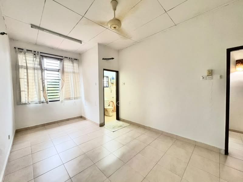 2-storey Terraced House for Sale in Bandar Indahpura (Kulai) - Wallace Ang - Interior - PropertyGuru.com.my