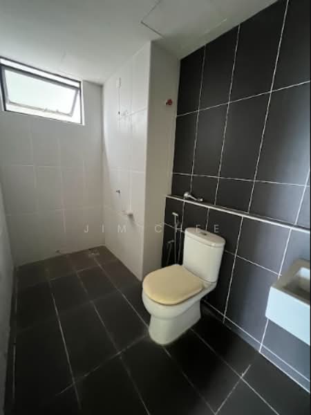 Service Residence for Sale at The Garden Residences - Jim Chee - Bathroom - PropertyGuru.com.my