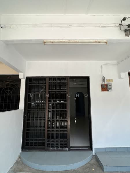2-storey Terraced House for Sale in Menglembu (Perak) - Mimi Choo - Entrance - PropertyGuru.com.my