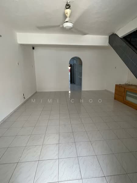 2-storey Terraced House for Sale in Menglembu (Perak) - Mimi Choo - Living Room - PropertyGuru.com.my
