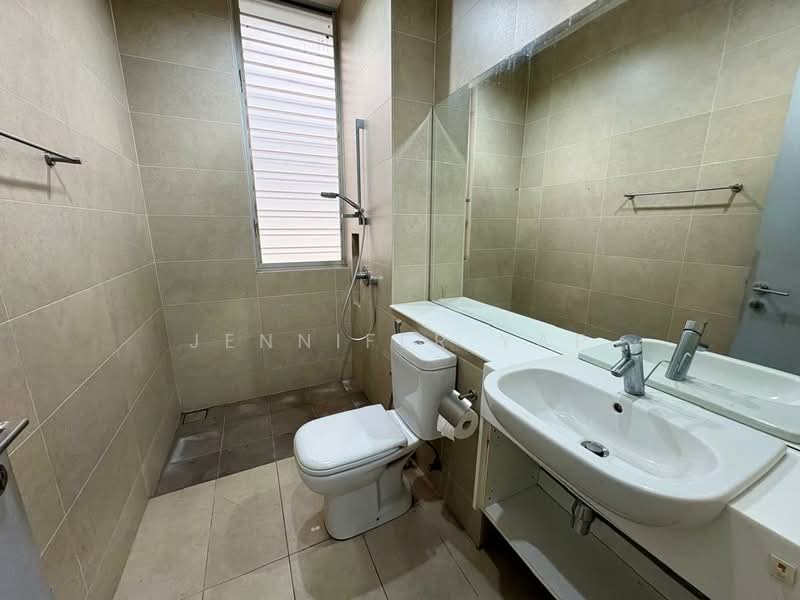 Commercial Bungalow for Rent in Seksyen 1 (Petaling Jaya) - Jennifer Yap - Guest room bath - PropertyGuru.com.my