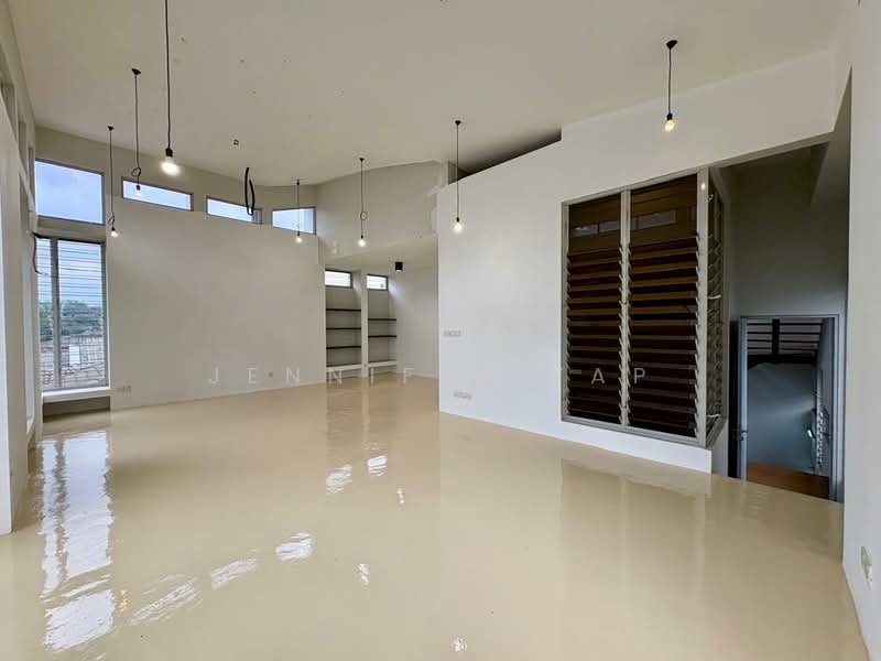 Commercial Bungalow for Rent in Seksyen 1 (Petaling Jaya) - Jennifer Yap - Master bedroom - PropertyGuru.com.my