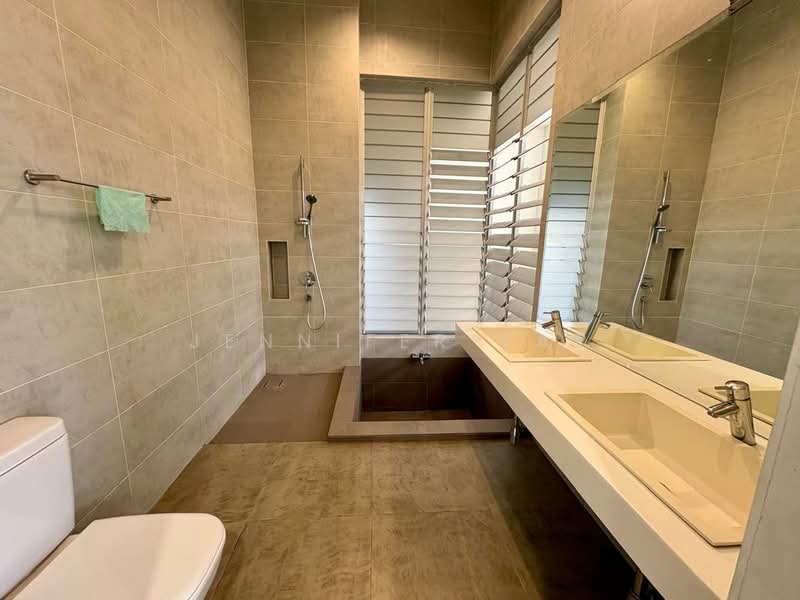 Commercial Bungalow for Rent in Seksyen 1 (Petaling Jaya) - Jennifer Yap - Master bedroom bath - PropertyGuru.com.my