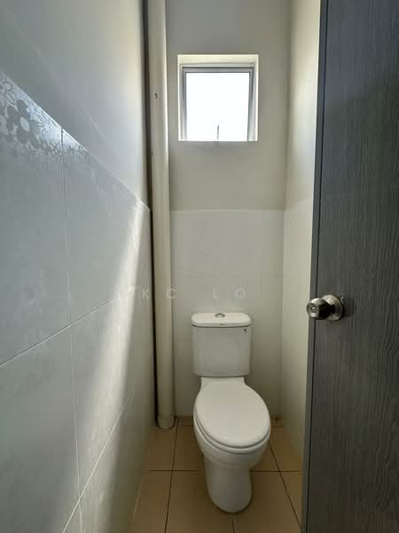 Shop for Sale in Seremban (Negeri Sembilan) - KC Lo - Bathroom - PropertyGuru.com.my