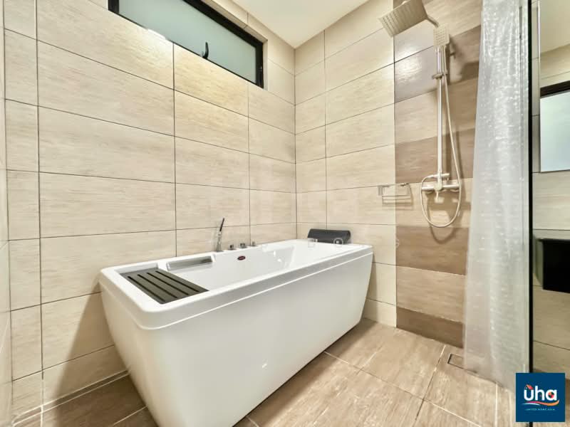 Pangsapuri untuk Disewa di Molek Regency - James Bong - Bathroom - PropertyGuru.com.my