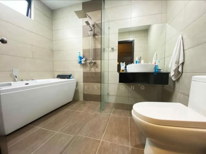 Servis Apartment untuk Disewa di Molek Regency - James Bong - Bathroom - PropertyGuru.com.my