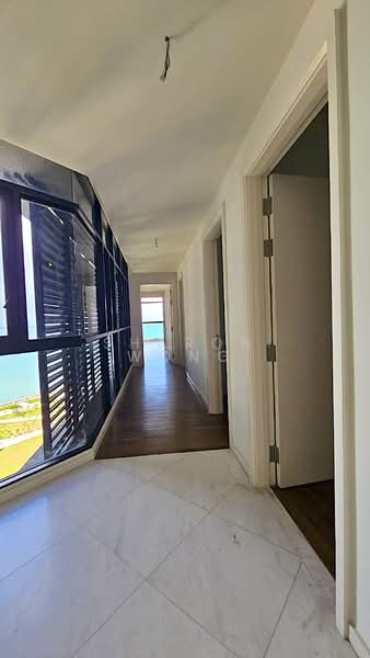 Kondominium untuk Dijual di Setia V Residences - Sharon Wong - Corridor - PropertyGuru.com.my