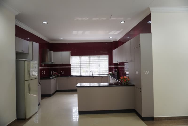 Rumah Banglo untuk Disewa di Country Heights (Kajang) - Soon Sheng Law - Kitchen - PropertyGuru.com.my